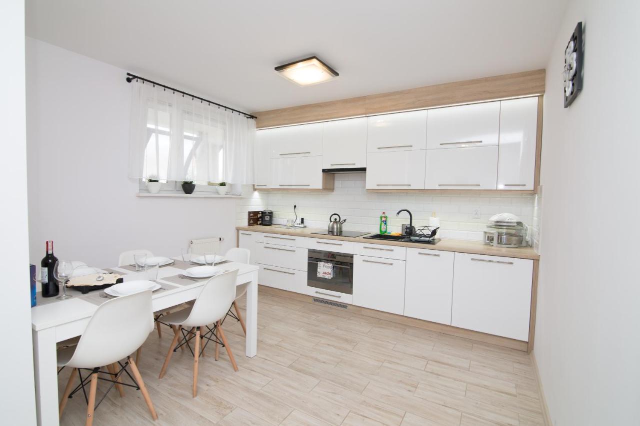 הל Apartament Laura מראה חיצוני תמונה